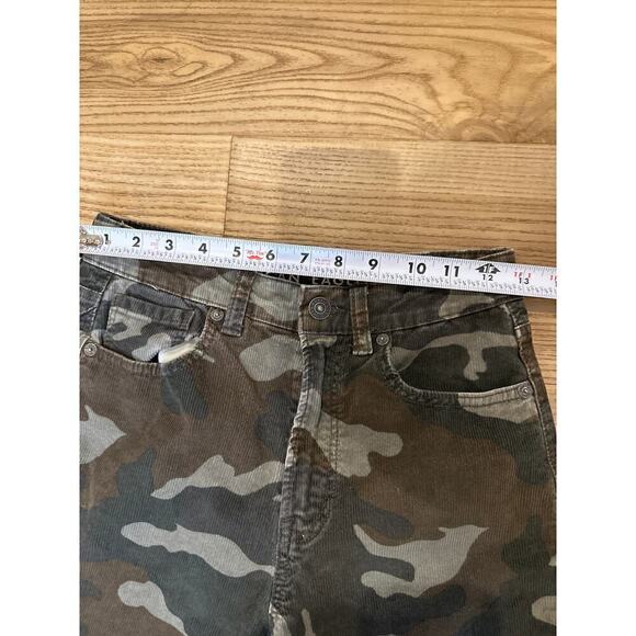 American Eagle Corduroy Super stretch Camo Pants, Mom Jean, Size 2 - Picture 8 of 10